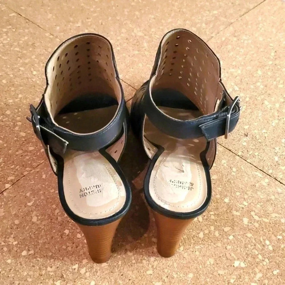 Johnston & Murphy women's peep toe wedge heels size 8.5 - Picture 3 of 8